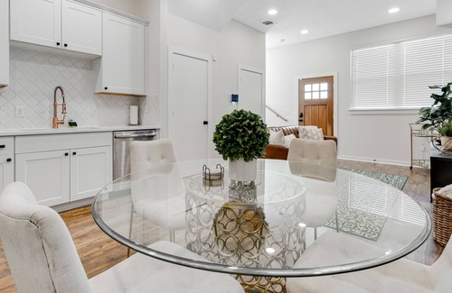 St. Johns House | Dog-friendly 2-story house near downtown with grill, washer/dryer, streaming, AC