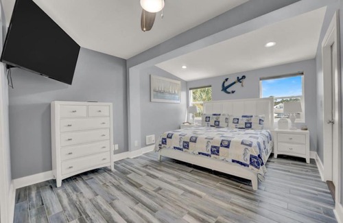 Bel Air House | Dog friendly 2 BR townhome with hot tub and walking distance to beach
