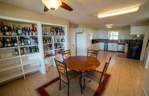La Hacienda Estates House | Dog Friendly 3 BR House w/deep water boat dock and sunset views on Eck Lane