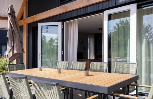 Nieuwvliet House | Dog-friendly accommodation for 10 people