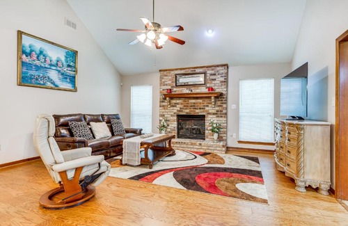 Semmes House | Dog-Friendly Alabama Retreat with Patio and Fire Pit!