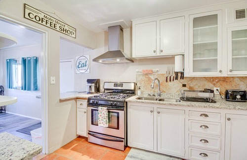 Altura Addition House | Dog-Friendly Albuquerque Home: 1 Mi to U of NM!