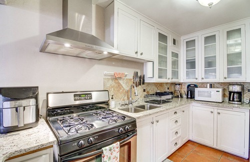 Altura Addition House | Dog-Friendly Albuquerque Home: 1 Mi to U of NM!