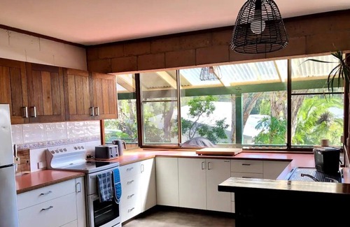 Emerald Beach House | Dog-friendly Bluff Rd Beach House, Emerald Beach