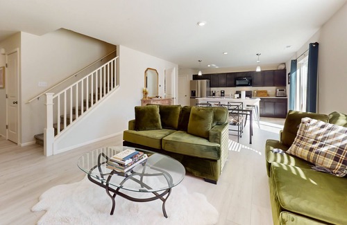 Sultan House | Dog-friendly bohemian home with enclosed yard, fireplace, & basketball court