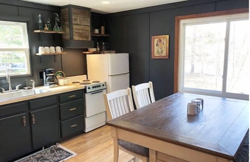 Shawano Cabin | Dog-Friendly Cabin on Private, No-Motor Nature Lake