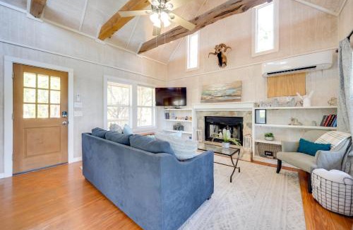 Johnson City Apartment | Dog-Friendly Cabin with Fire Pit in Johnson City!