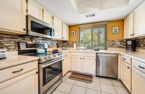 Cave Creek House | Dog-friendly, Cave Creek home with covered patio, hot tub & mountain views