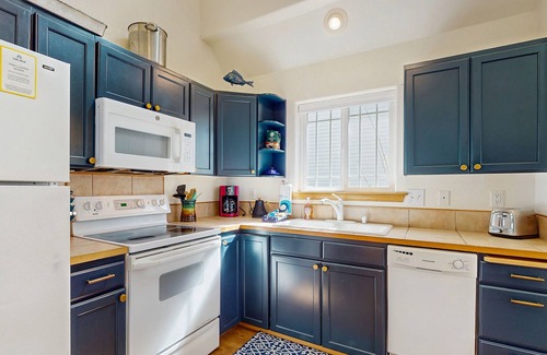 Rockaway Beach House | Dog-friendly coastal cottage with private hot tub - short walk to beach