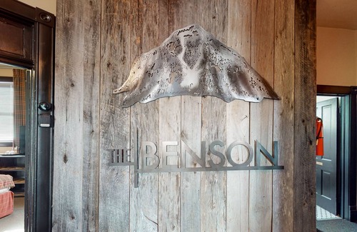 Silverton House | Dog-friendly & comfortable suite w/free WiFi & a kitchenette in a great location