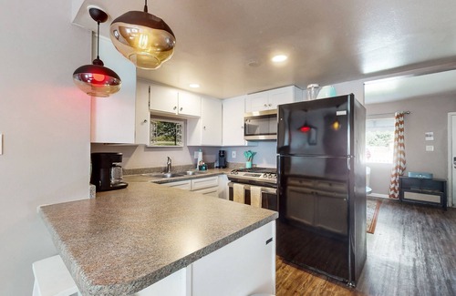 Glendale Condo | Dog-friendly condo near attractions with fenced yard, central AC, and cute decor