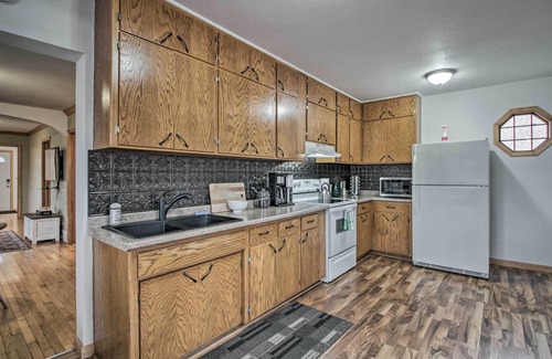 Crosby Cottage | Dog-friendly Crosby Home w/Bike Storage!