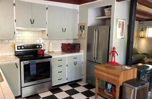 Ruidoso House | Dog friendly, fenced yard, AC, high speed WiFi, mid century - vintage