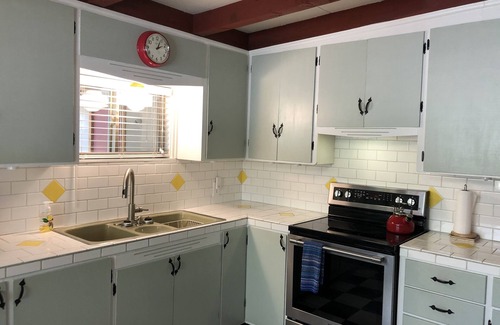 Ruidoso House | Dog friendly, fenced yard, AC, high speed WiFi, mid century - vintage