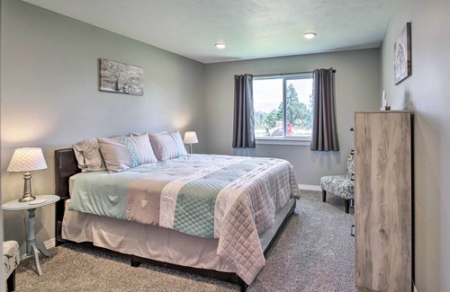 Grantsdale House | Dog-Friendly Hamilton Home w/ Mountain Views!