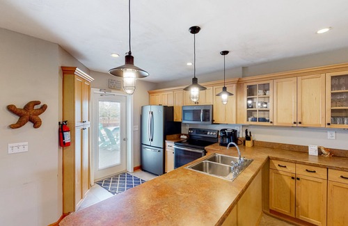 Sandbridge House | Dog-friendly home w/private pool and washer/dryer, WiFi, central AC, patio, deck