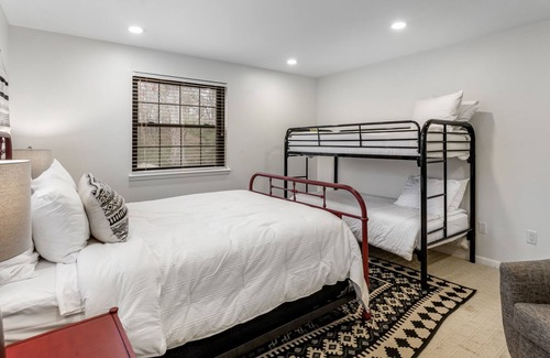 Piney House | Dog-friendly home with lake views, private outdoor pool, hot tub, pool table
