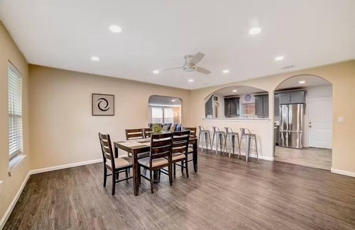 San Antonio House | dog-friendly home with fenced yard, grill, sunroom
