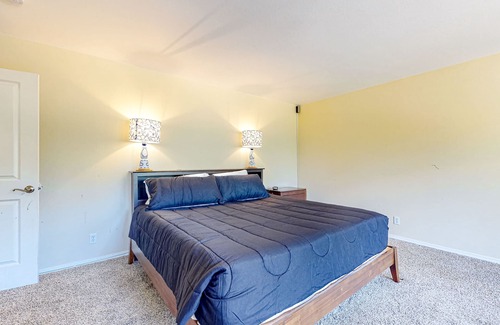 West Hills House | Dog-friendly home with private gym, firepit, fireplace, jetted tub, & W/D