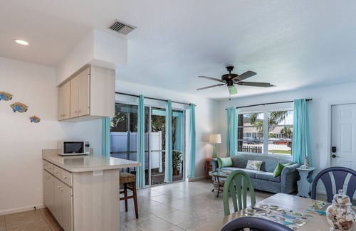 Grove City Apartment | Dog-friendly home with WiFi, AC, W/D, pool, grill, & ping-pong - near beach