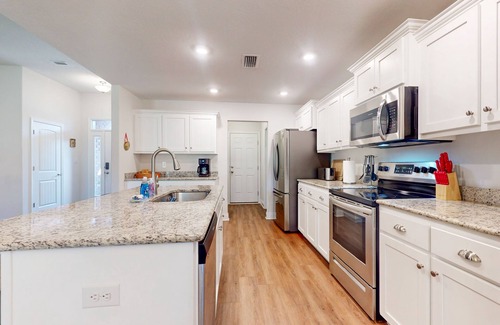 Northeast Pensacola House | Dog-friendly home with massage room, near airport and historic downtown