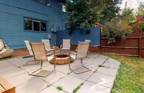 Eagle-Vail House | Dog-friendly home with a fireplace, grill, enclosed yard, firepit & washer/dryer