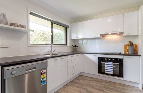 Bellara House | Dog Friendly House Near Beach