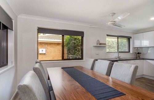 Bellara House | Dog Friendly House Near Beach