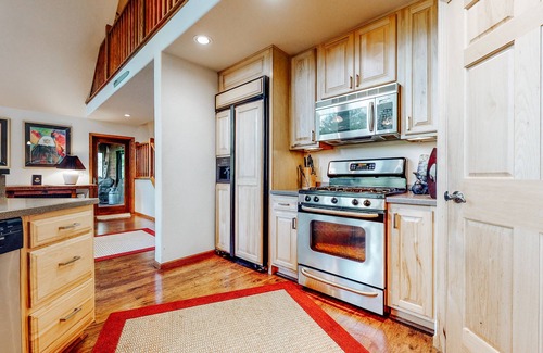 Lac du Flambeau House | Dog-friendly, lakefront dream home w/an indoor sauna & private dock