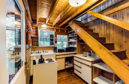 Charlotte Cottage | Dog-Friendly Lakefront cabin w/Free WiFi, Patio, Deck, Dock, & Water Views