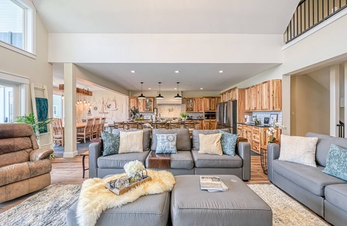 Mineral House | Dog-friendly lakefront home with a game room, children's items, and firepit