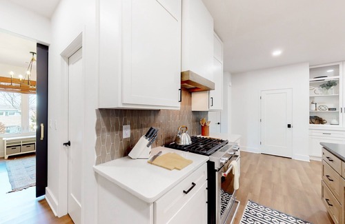 Bella Vista House | Dog-friendly, luxurious home with screened sunroom, fireplace, & W/D