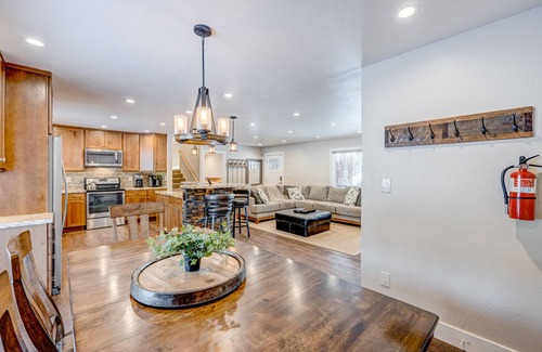Incline Village House | Dog-friendly modern abode with large yard, fireplace, cable & washer/dryer