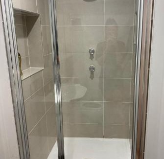 Halekulani Apartment | Dog friendly new humble abode In hotspot location