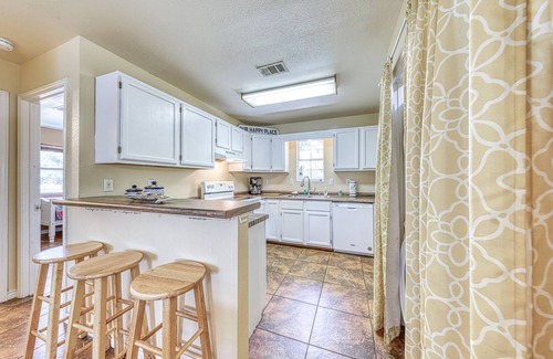Buchanan Dam House | Dog-friendly riverfront home with outdoor space