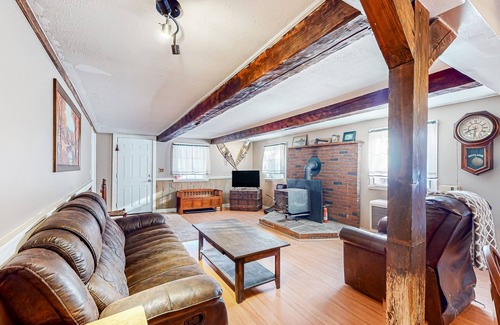South Casco Cottage | Dog-friendly rustic Maine mountain cottage with private hot tub, firepit & patio