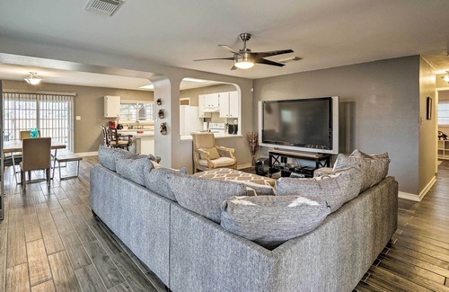 Converse House | Dog-Friendly Texas Retreat w/ Hot Tub, Patio & Bar