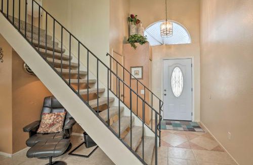 Casas Adobes House | Dog-Friendly Tucson Home with Patio and Hot Tub