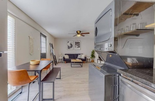 Pueblo Alto Apartment | ⟫ Dog Run & Courtyard 2 Bedroom Apt w/King Bed w/Washer & Dryer
