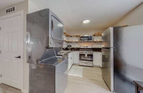 Pueblo Alto Apartment | ⟫ Dog Run & Courtyard 2 Bedroom Apt w/King Bed w/Washer & Dryer