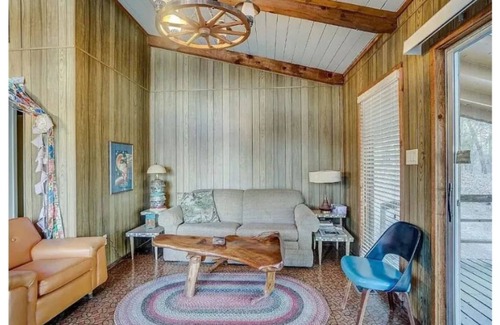 Edom Cabin | Dogwood (Retro) Lake Cabin - Arcridgeranchresort.com