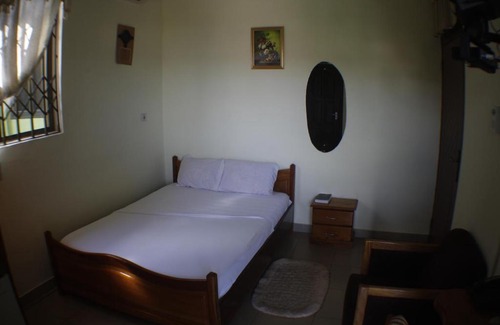 Kwabenyan Hotel | Dokua Royal Hotel
