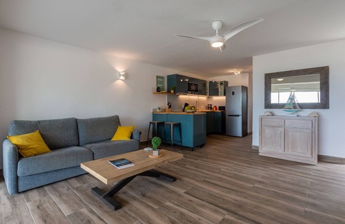 Nettle Bay House | Dolce apartment on the beach of the Baie Nettlé NBBC