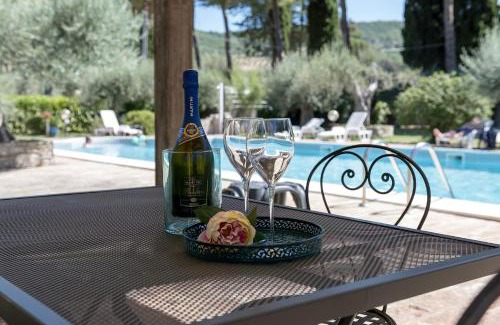 Passignano sul Trasimeno Apartment | Dolce Far Niente Apartment with pool & parking