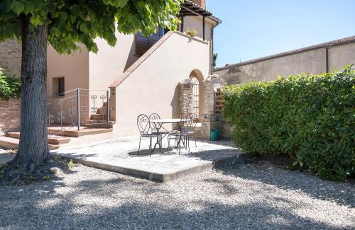 Passignano sul Trasimeno Apartment | Dolce Far Niente Apartment with pool & parking