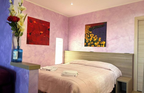 Rodello Bed & Breakfast | "Dolcetto" room in the Langhe Unesco hills, overlooking Alba
