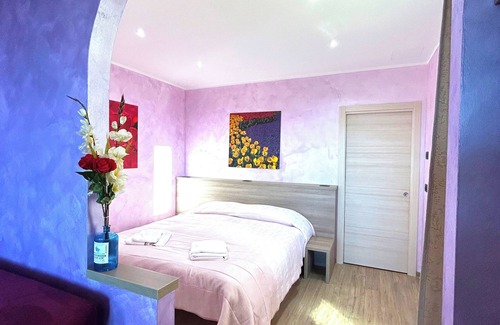 Rodello Bed & Breakfast | "Dolcetto" room in the Langhe Unesco hills, overlooking Alba