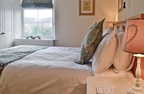 Bourton House | Dolls Cottage