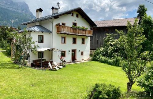 Colle Santa Lucia Apartment | Dolomites Charme Chalet