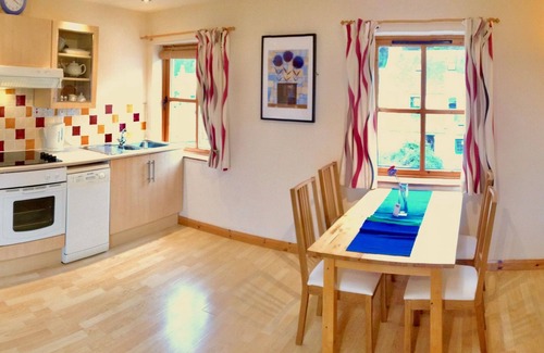 Ardersier Apartment | Dolphin Bay Suites